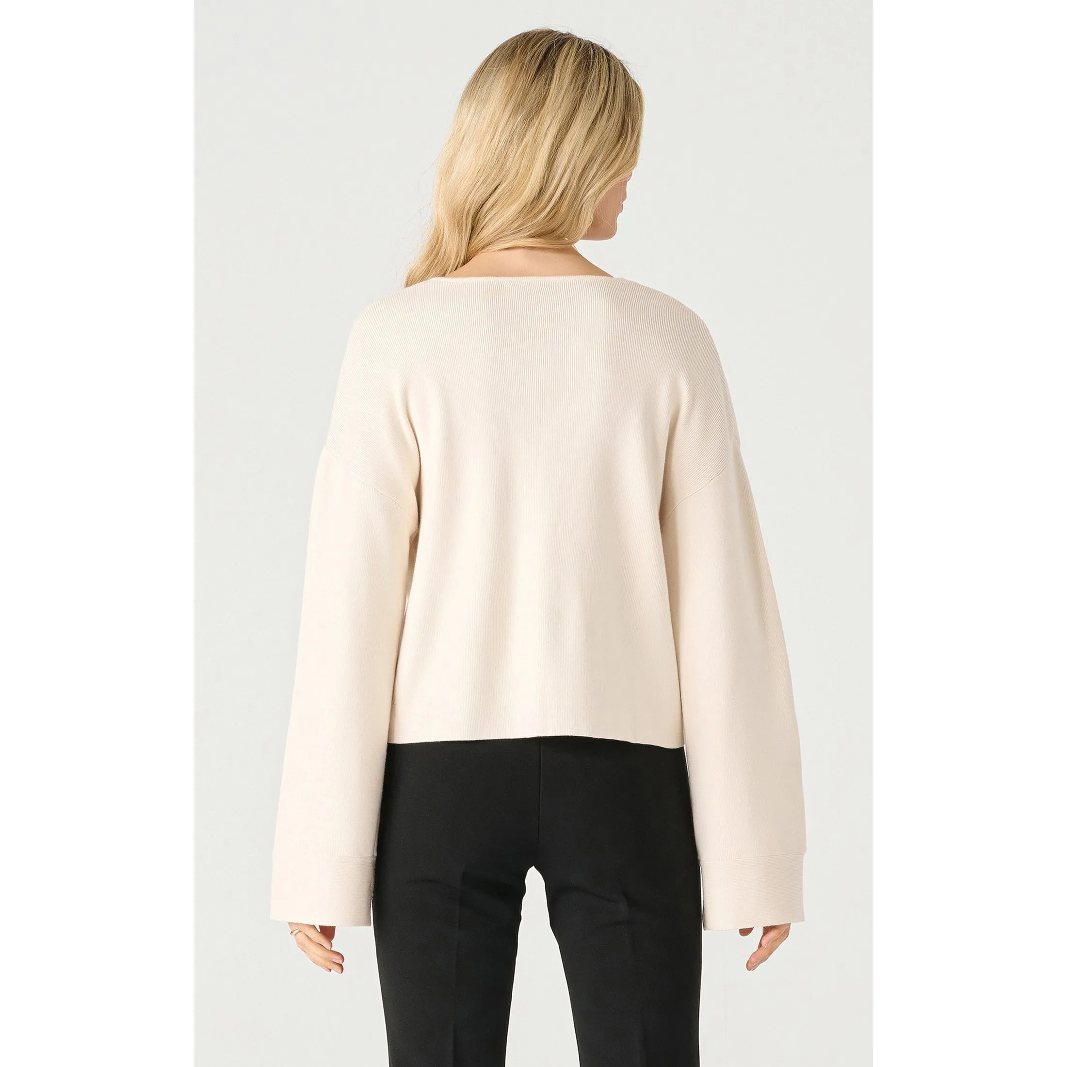 LS V-NECK SWEATER