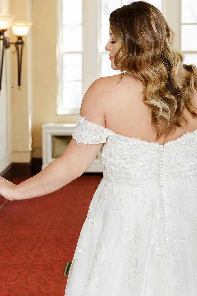 Michelle Bridal For Sydney's Closet MB2320 A-Line Floral Lace Clear Sequins Chantilly Lace Organza Detachable Drop Sleeve Lace Appliques Over Net Sweetheart Neckline Plus Size "Vera" Bridal Gown